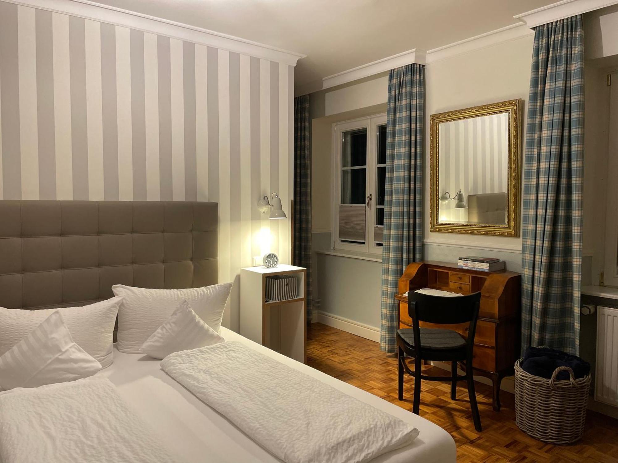 Gasthaus Schwanen & Villa Pfarrhus Stuhlingen Ngoại thất bức ảnh