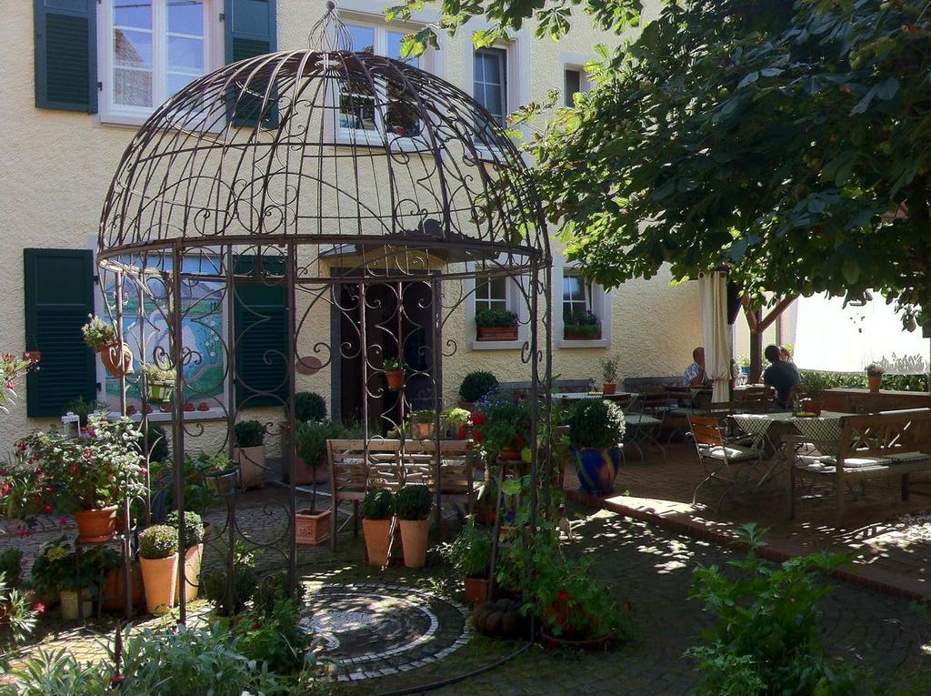 Gasthaus Schwanen & Villa Pfarrhus Stuhlingen Ngoại thất bức ảnh