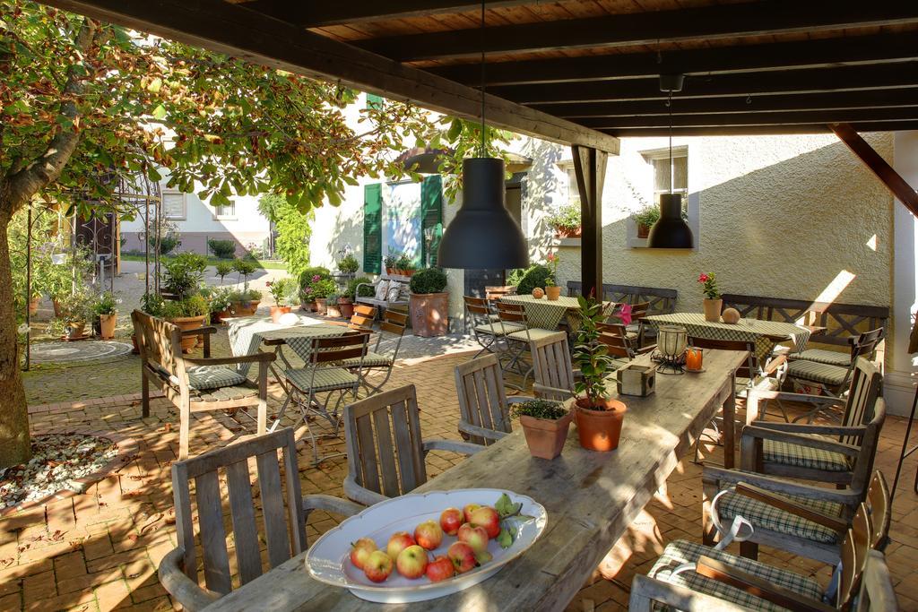Gasthaus Schwanen & Villa Pfarrhus Stuhlingen Ngoại thất bức ảnh