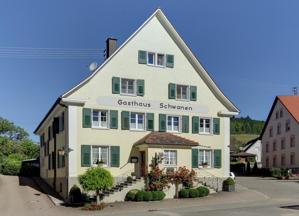 Gasthaus Schwanen & Villa Pfarrhus Stuhlingen Ngoại thất bức ảnh
