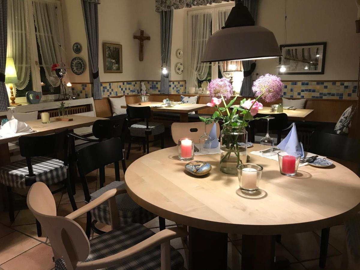 Gasthaus Schwanen & Villa Pfarrhus Stuhlingen Ngoại thất bức ảnh